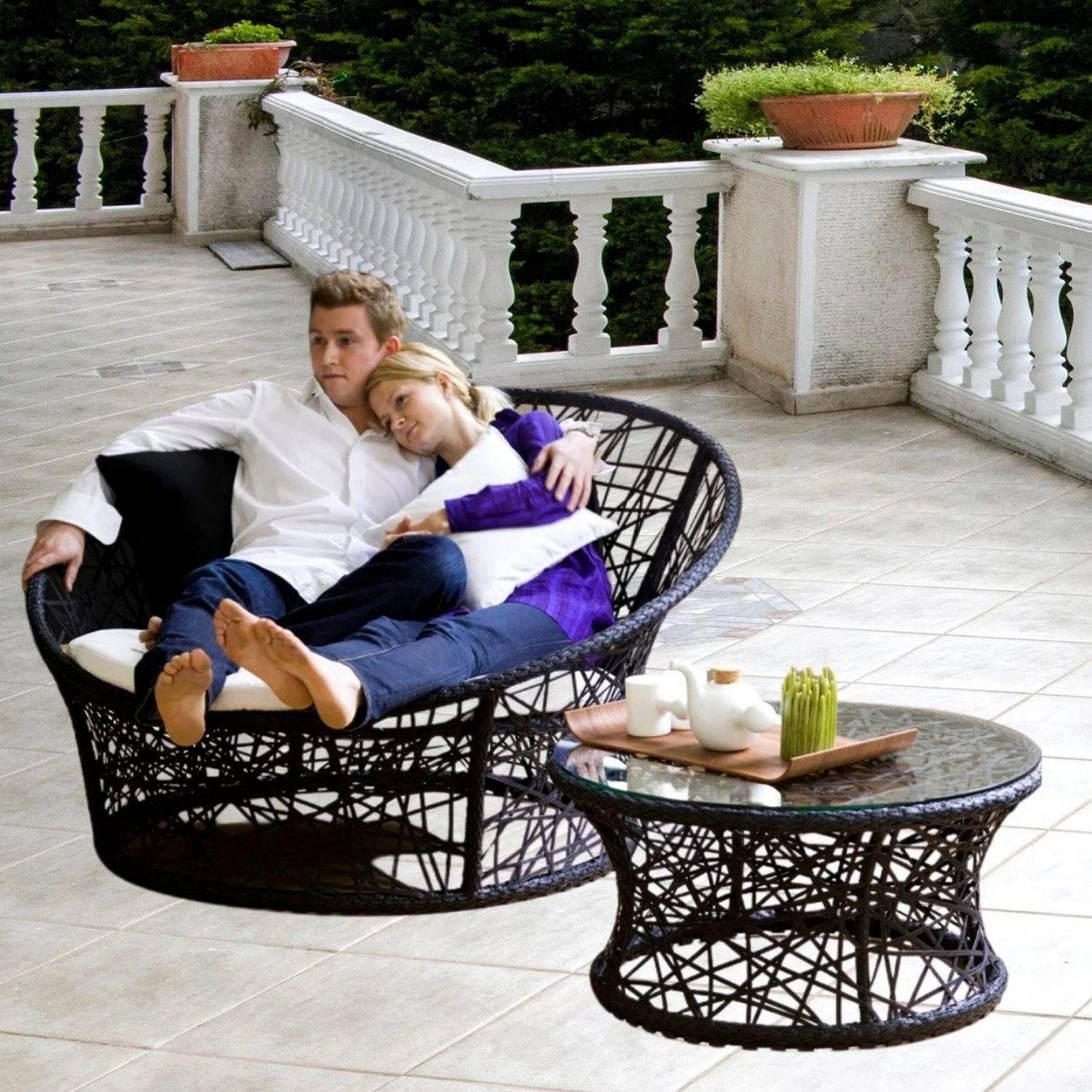 Black & White Wicker Round Daybed Set
