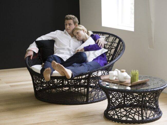 Black & White Wicker Round Daybed Set - Image 5