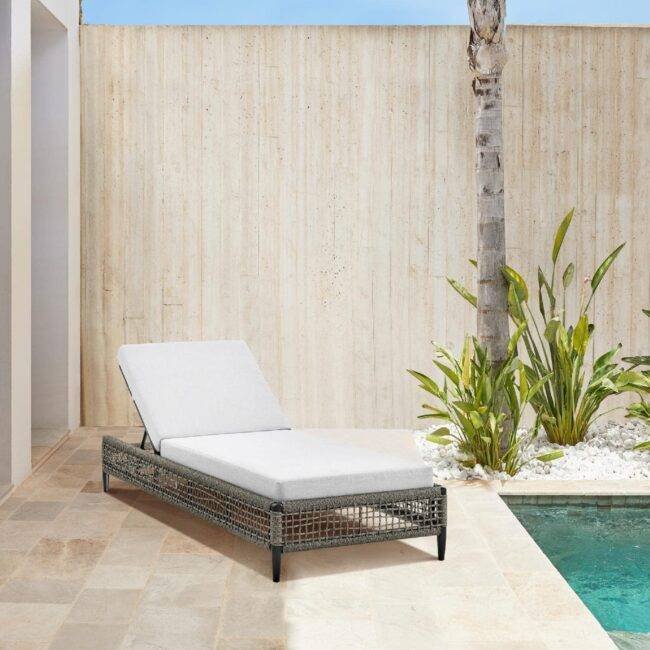 DEVOKO Grey Rope Sun Lounger with White Cushion