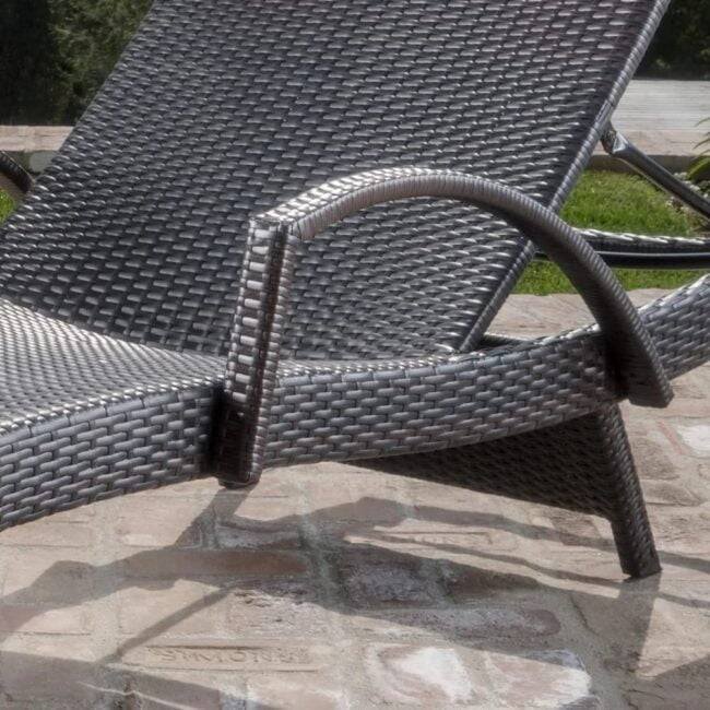 DEVOKO Dark Brown Poolside Lounger with Table - Image 3