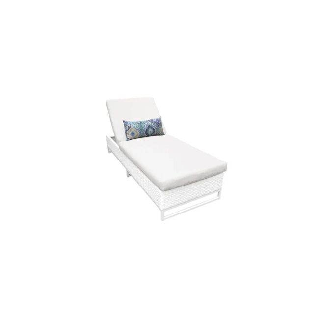 DEVOKO White Wicker Lounger - Image 5
