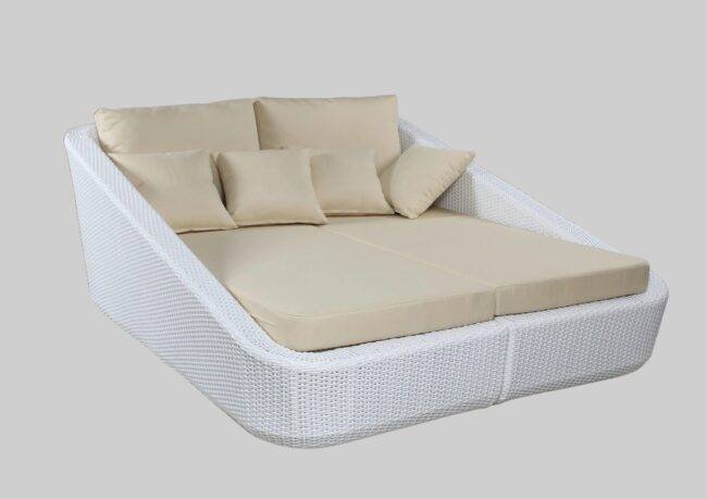 DEVOKO Patio Rattan & Wicker Daybed (Cream & White) - Image 4