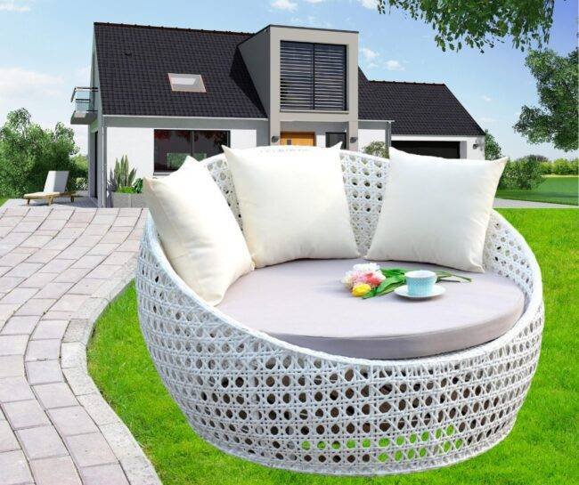 Unique Round Daybed Set: White Wicker & Off-White Cushion