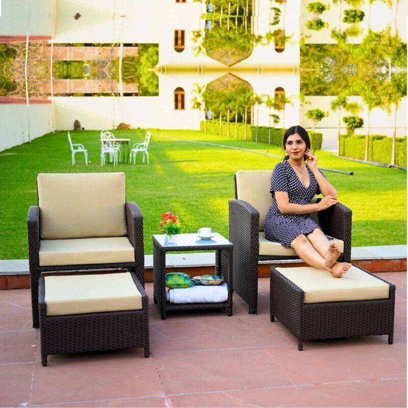 5 Piece Patio Wicker Chair and Ottoman Set (Dark Brown & Cream)
