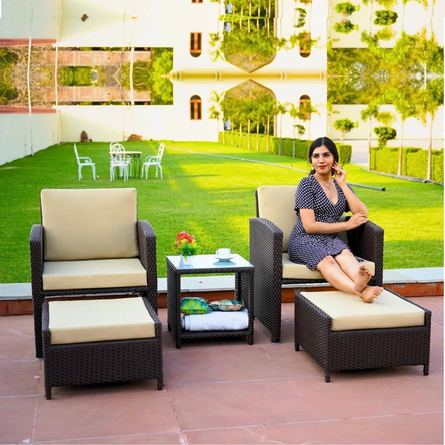5 Piece Patio Wicker Chair and Ottoman Set (Dark Brown & Cream)