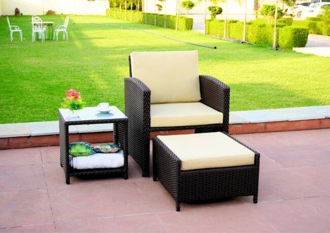 5 Piece Patio Wicker Chair and Ottoman Set (Dark Brown & Cream) - Image 5
