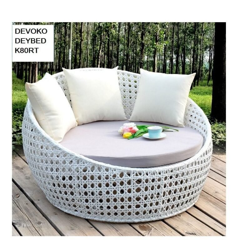 Unique Round Daybed Set: White Wicker & Off-White Cushion - Image 3