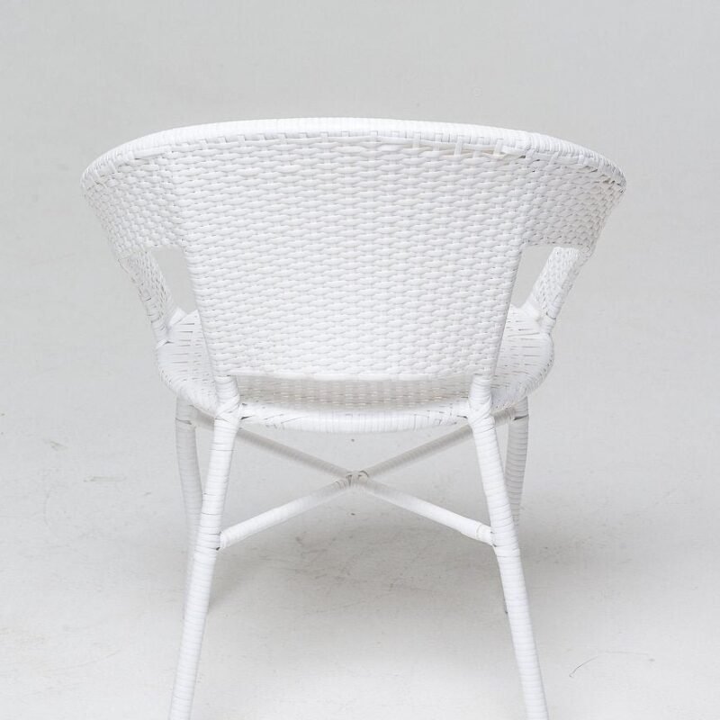 3-Piece Wicker Patio Furniture Set: White Outdoor Chairs and Coffee Table - Image 6