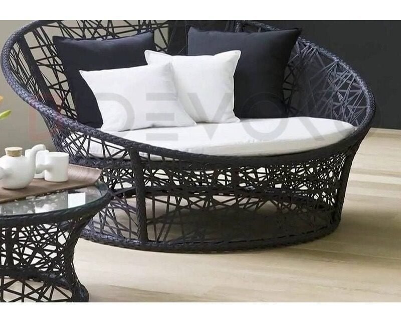 Black & White Wicker Round Daybed Set - Image 4